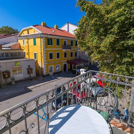 Apartments Villa Katarina Selce Bagian luar foto