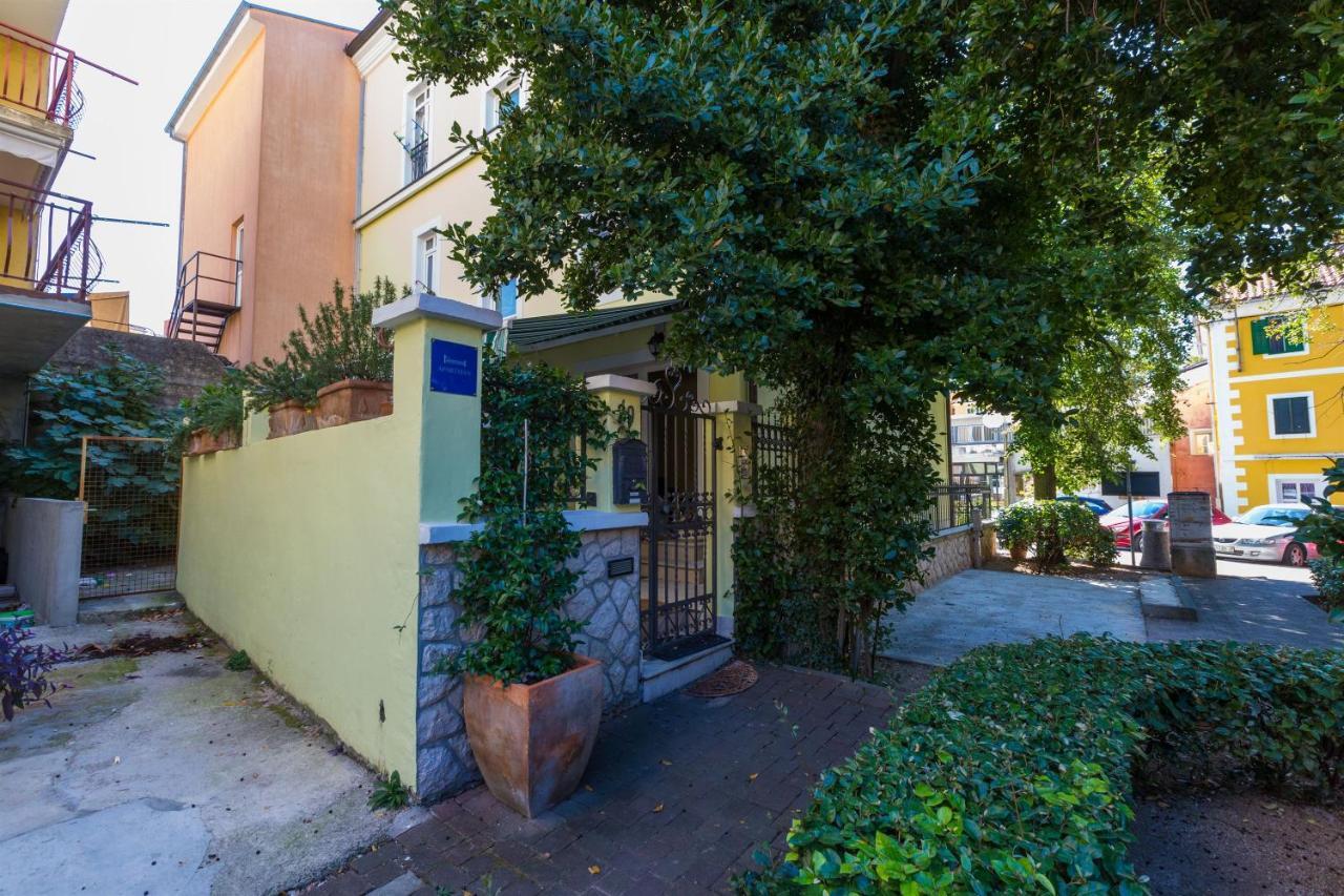 Apartments Villa Katarina Selce Bagian luar foto